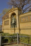 Denkmal Albrecht von Graefe vor dem Charite Campus in Mitte an der Ecke Schumannstrasse / Luisenstrasse, "STADTANSICHTEN", Berlin, 04.04.2020