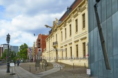 Jüdisches Museum mit dem barocken Altbau des Kollegienhauses und dem Libeskind-Bau rechts, "KREUZBERG", Lindenstraße 9-14, Berlin, 16.05.2020