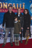 Saenger Dirk Zoellner mit Familie, "Roncalli Weihnachtscircus" (19.12.19 - 05.01.2020), Photocall am Roten Teppich zur Premiere, Tempodrom, Berlin, 19.12.2019