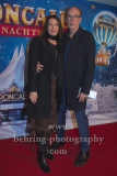 Herbert Knaup mit Ehefrau Christiane, "Roncalli Weihnachtscircus" (19.12.19 - 05.01.2020), Photocall am Roten Teppich zur Premiere, Tempodrom, Berlin, 19.12.2019