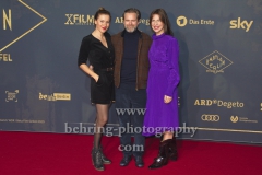 Bettina Lamprecht, Matthias Matschke, Theresa Kronthaler, "BABYLON BERLIN 3", Roter Teppich zur Weltpemiere, Zoo Palast, Berlin, 16.12.2019