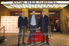 Jörg Witte, Florian Bartholomäi, Pit Bukowski, "CHASING PAPER BIRDS", Photo Call beim Festival "Achtung Berlin" vor dem Kino Babylon, Berlin, 17.09.2020