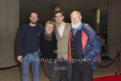 Bill und Jeremy Mockridge mit den Eltern Margie Kinsky und Bill Mockridge, bei der Welt-Premiere von "CLEO", Roter Teppich im Haus der Kulturen der Welt, Berlin, 08.02.2019
