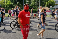 Demonstrationsteilnehmer mit rotem T-Shirt "Eventuell nie wieder", "Rettet die Veranstaltungsbranche", Demonstration von der Alexanderstrasse ueber Karl-Liebknecht-Strasse, Torstrasse und Friedrichstrasse zum Bebelplatz in Berlin, 24.07.2020
