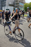 Teilnehmerin mit Plakat "Disco muss sein" auf ihrem Fahrrad, "Rettet die Veranstaltungsbranche", Demonstration von der Alexanderstrasse ueber Karl-Liebknecht-Strasse, Torstrasse und Friedrichstrasse zum Bebelplatz in Berlin, 24.07.2020