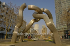 Skulptur BERLIN von Brigitte Matschinsky-Denninghoff und Martin Matschinsky, Kaiser-Wilhelm-Gedächtniskirche, Tauentzienstraße, Berlin, "STADTANSICHTEN", Berlin, 28.03.2020
