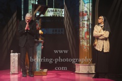 Walter Sittler (Kardinal Jorge Mario Bergoglio), Ivy Lißack (Schwester Sophia), "Die Zwei Päpste", Fotoprobe am 28.03.2022 im Renaissance Theater, Premiere am 02.04.2022