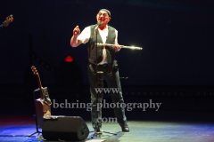 Ian Anderson (Gesang, Floete), "Ian Anderson presents JETHRO TULL", "50th Anniversary Tour", Konzert im Theater Am Potsdamer Platz, Berlin, 23.11.2019