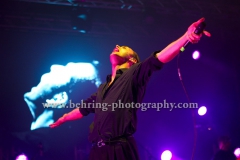 "HURTS", Theo Hutchcraft (Gesang), "Energy Music Tour" in der Kulturbrauerei, am 15.08.2015 in Berlin, Germany, (Photo: Christian Behring, www.christian-behring.com)