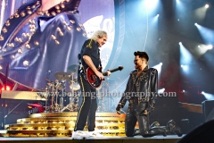 Adam Lambert (Vocal), Brian May (Guitar),  "QUEEN", Konzert in der O2 World am 04.02.2015, in  Berlin, Germany,