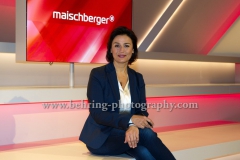 Sandra Maischberger, "MAISCHBERGER" (Talkshow mit Sandra Maischberger, ab 13.01.2016 mittwochs um 22.45 Uhr in der ARD), Photocall im Studio Adlershof, Berlin, 12.01.2016