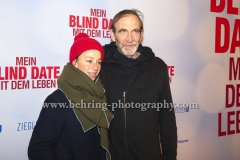 "Mein Blind Date Mit Dem Leben", Jochen Nickel und Begleitung, Premiere im Kino in der Kulturbrauerei am 18.01.2017 in Berlin [Photo: Christian Behring]