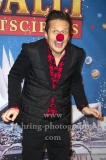 "Roncalli Weihnachtscircus" (21.12.2018 - 06.01.2019 ), Roman Knizka mit roter Clown-Nase, Photo Call am Roten Teppich zur Premiere, Tempodrom, Berlin, 22.12.2018,