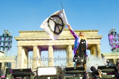 "MIA., SOUND OF PEACE", Demonstration gegen den Krieg in der Ukraine, in Syrien, im Jemen und für Frieden auf der Welt vor dem Brandenburger Tor auf der Straße des 17. Juni, Berlin, 20.03.2022 (Photo: Christian Behring)