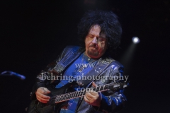 "TOTO", Steve Lukather (Gitarre, Gesang), "40 TRIPS AROUND THE SUN"-Tour, Konzert in der Columbia-Halle, Berlin, 24.02.2018,